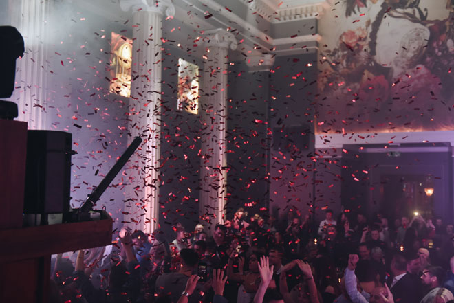 Vanitas Glitter Party