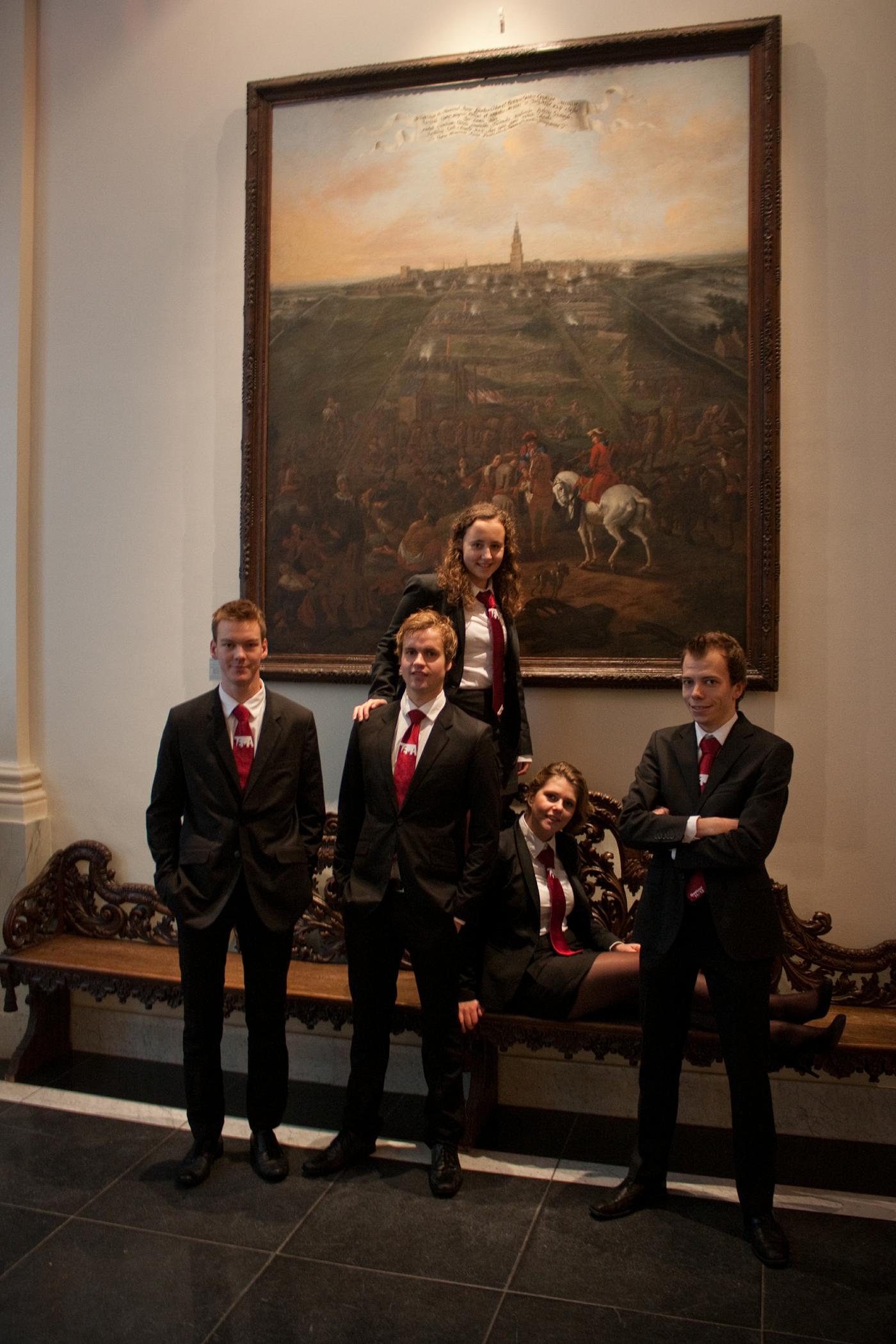 2.3.2._Oud_besturen_Bestuur_2011-2012.jpg