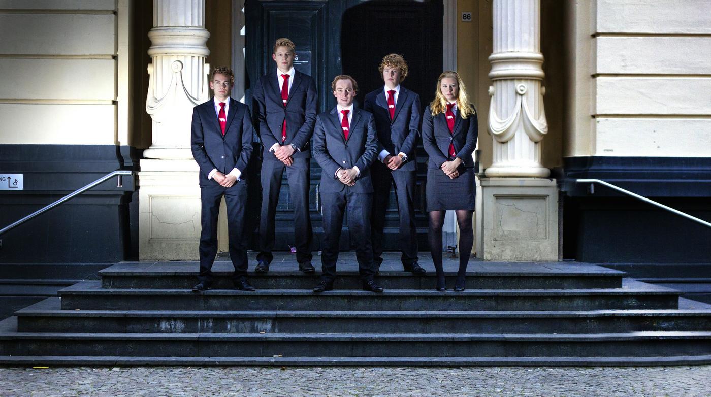 2.3.2._Oud_besturen_Bestuur_2012-2013.jpg
