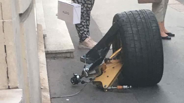 سعودي يحطم سيارته الإيطالية الفريدة من نوعها سعودي يحطم سيارته الإيطالية الفريدة من نوعها