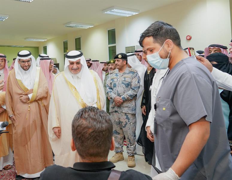 أمير تبوك يزور منفذ حالة عمار أمير تبوك يزور منفذ حالة عمار