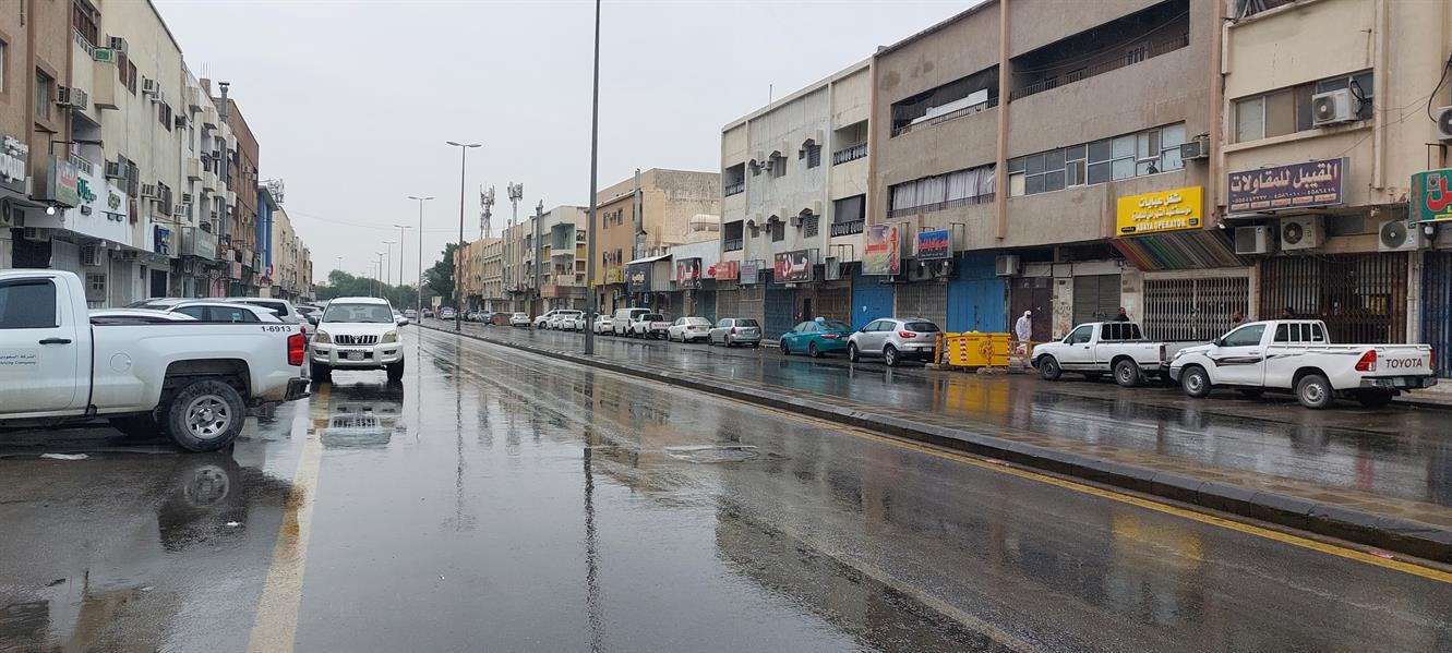 هطول أمطار من خفيفة إلى متوسطة على مدينة الرياض
