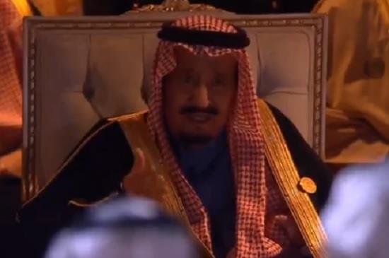 أخبار 24 نجد شامت لبو تركي شاهد خادم الحرمين يردد بتأثر كلمات قصيدة قيلت في الملك المؤسس
