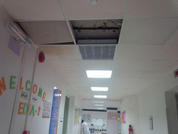 مياه الأمطار تتسرب لغرفة العناية المتوسطة بمستشفى الطائف