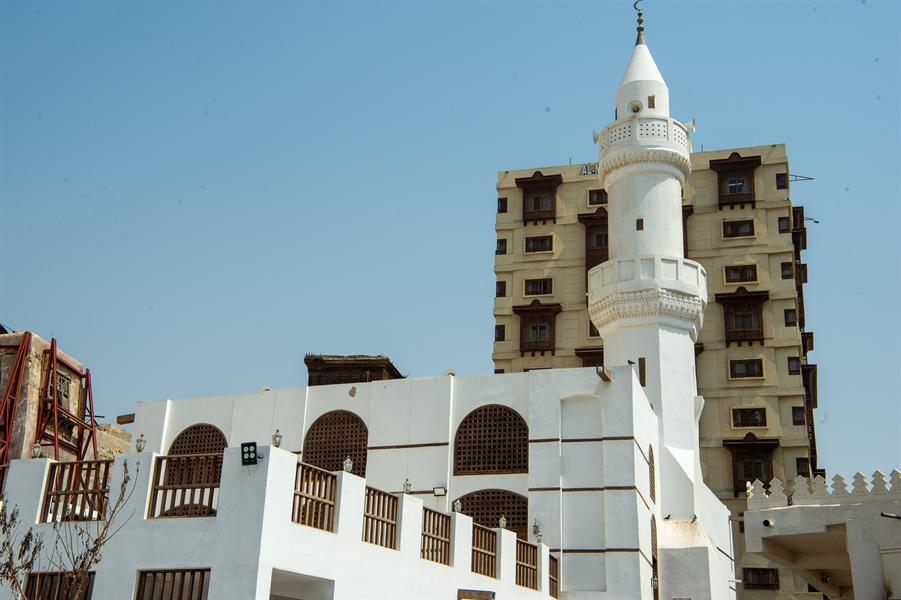 خالد الفيصل يزور مشروع تطوير المنطقة التاريخية بـجدة