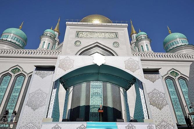  الرئيس الروسي يفتتح جامع موسكو الكبير