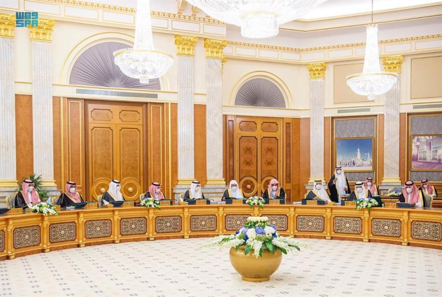 خادم الحرمين الشريفين يترأس الجلسة التي عقدها مجلس الوزراء في قصر السلام بجدة  