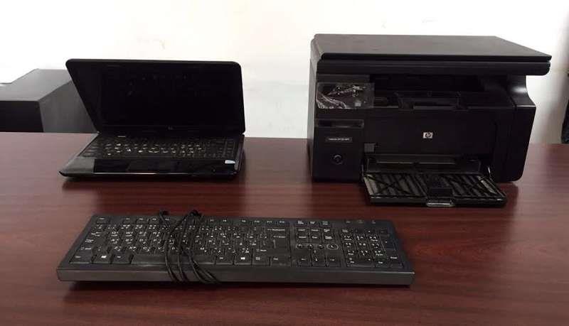 الإطاحة بوافد عربي يدير معملاً لتزوير وثائق وأختام جهات محلية وأجنبية