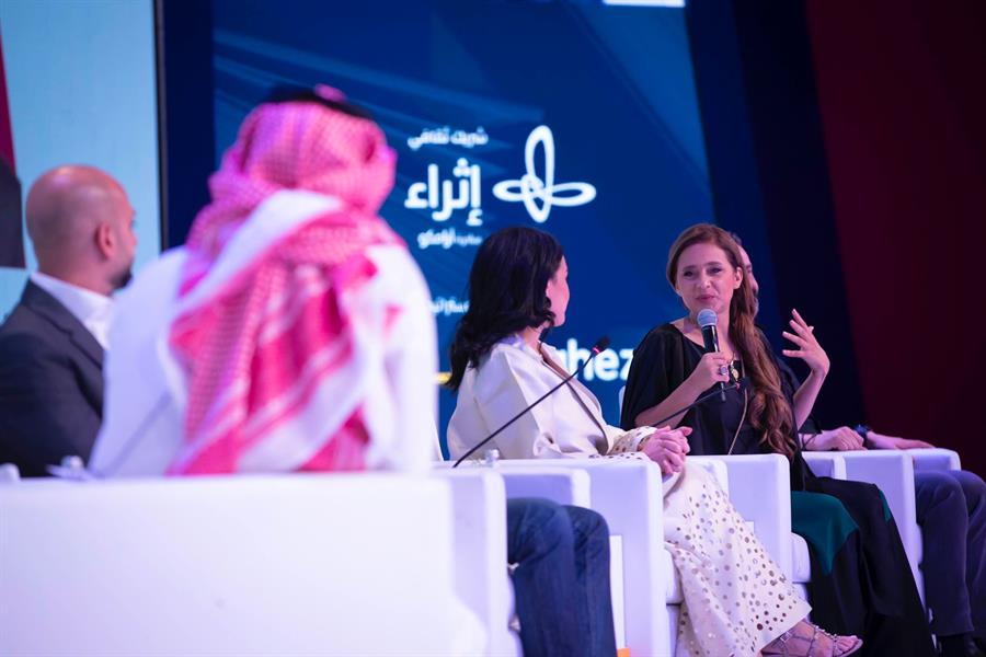 ماذا يفعل كريم عبدالعزيز وهند صبري ونيللي كريم في معرض الرياض الدولي للكتاب؟ (فيديو وصور)