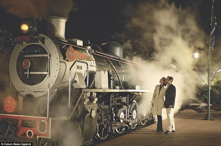 قطار فاخر يقدم رحلات سفاري