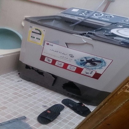 واطنة تنتقم من زوجها لاقترانه بأخرى بتحطيم أثاث منزل 