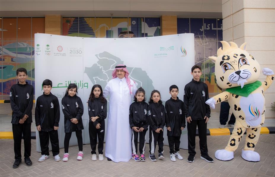 وزير التعليم يستقبل شعلة دورة الألعاب السعودية 2022