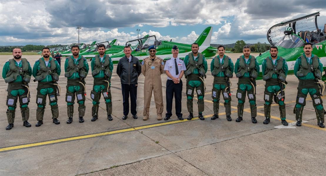 الصقور السعودية يشارك في احتفالات القوات المسلحة بفرنسا