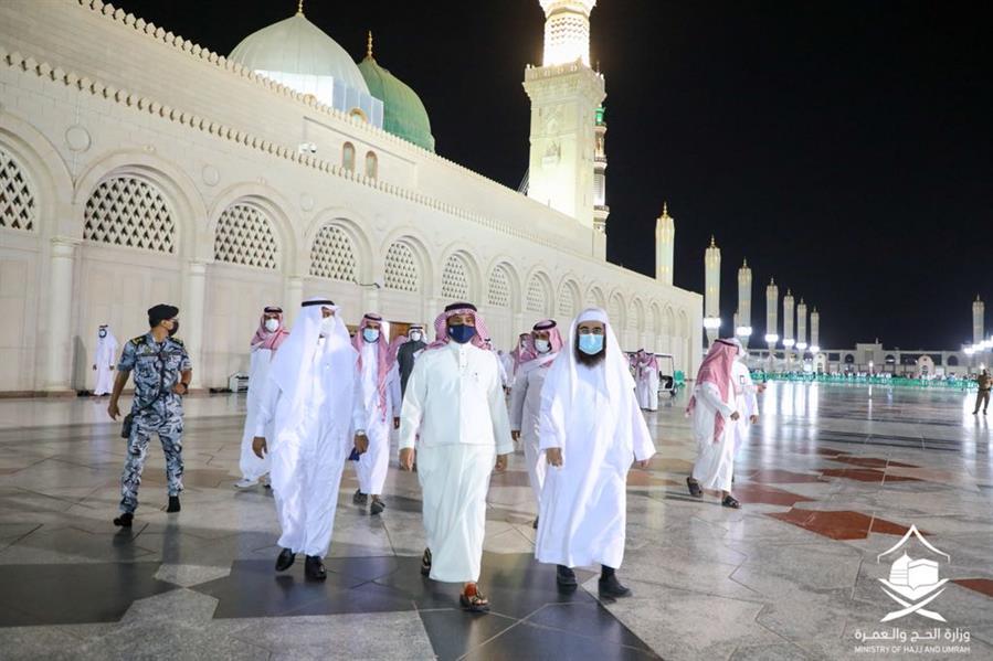 وزير الحج يتفقد الاستعدادات لبدء المرحلة الثانية من عودة العمرة والزيارة (