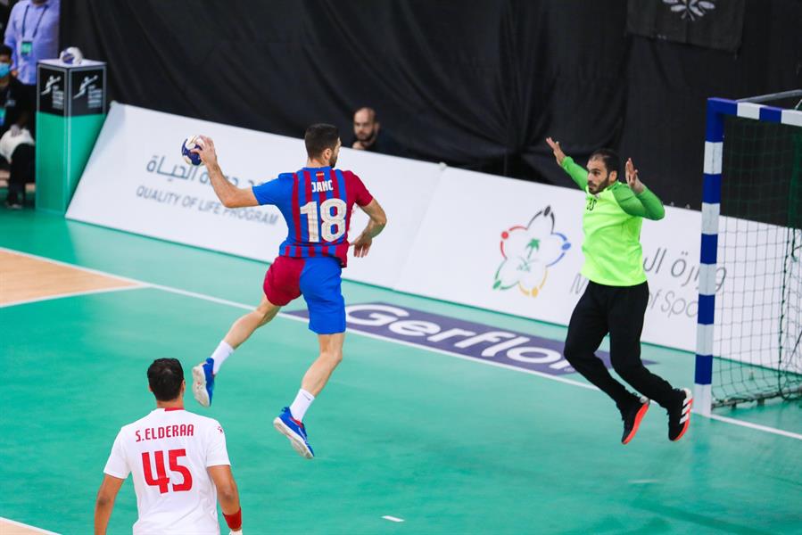 برشلونة يتأهل لنصف نهائي 