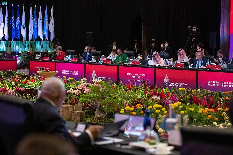 وزير الخارجية في اجتماع وزير الخارجية في اجتماع