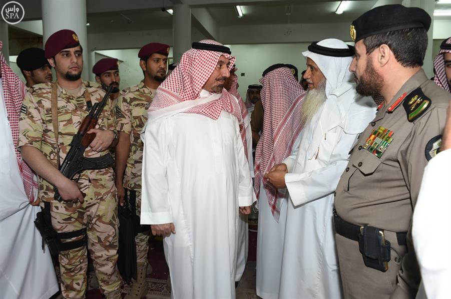 أمير نجران يتفقد مسجد المشهد ويزور المصابين بالمستشفى أمير نجران يتفقد مسجد المشهد ويزور المصابين بالمستشفى