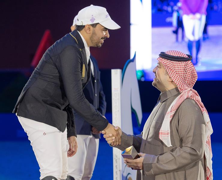 تتويج الفائزين بشوط الجائزة الكبرى بمنافسات بطولة الرياض الدولية