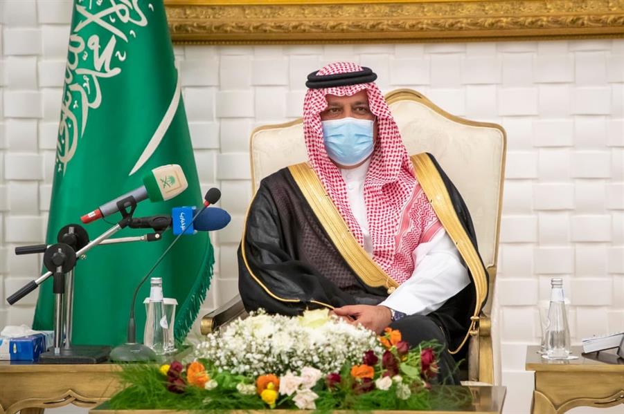 أمير منطقة حائل يُكرم نادي الطائي.. ويدعمه بنصف مليون ريال