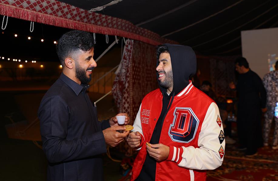 لاعبو لاعبو