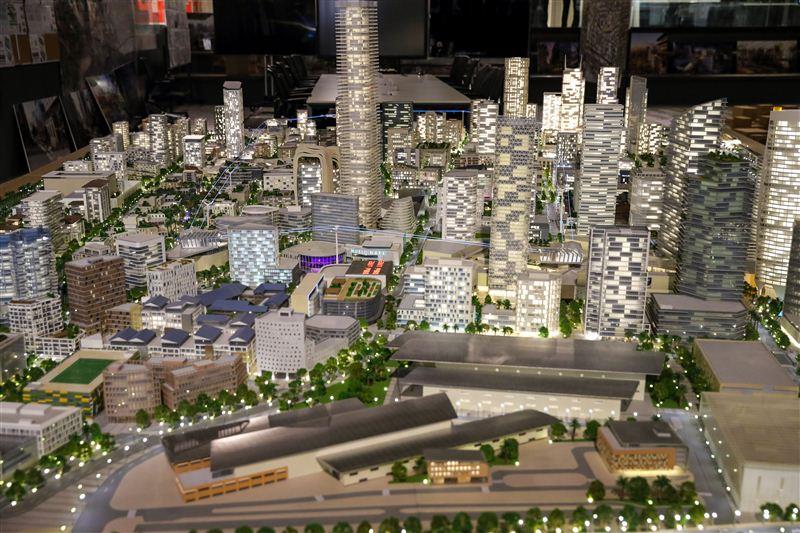 محمد بن راشد يكشف عن مشروع مدينة 