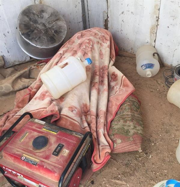 بالصور.. مخالفون يلجأون للاختباء بطرق بدائية من مفتشي 