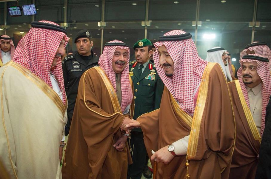 خادم الحرمين الشريفين يرعى المهرجان السنوي لسباق الخيل.. ويسلم كأس المؤسس للأمير فيصل بن خالد (فيديو) خادم الحرمين الشريفين يرعى المهرجان السنوي لسباق الخيل.. ويسلم كأس المؤسس للأمير فيصل بن خالد (فيديو)