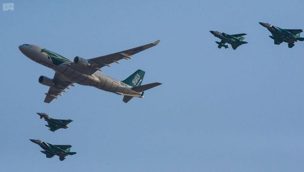  القوات الجوية تنفذ عروضاً في سماء الرياض