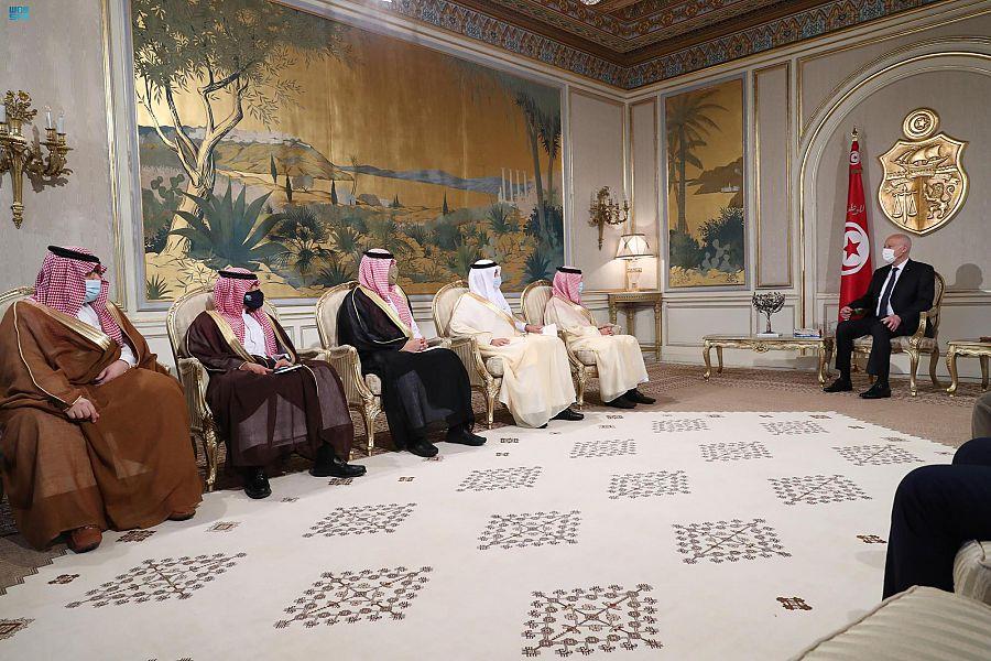  الرئيس التونسي يستقبل وزير الدولة لشؤون الدول الأفريقية