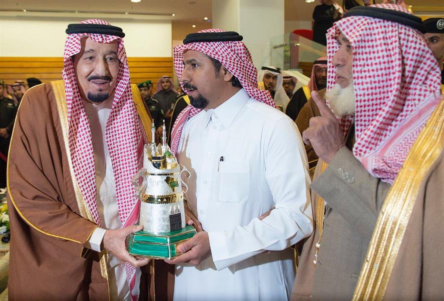 خادم الحرمين يرعى سباق الخيل على كأس الملك عبدالعزيز