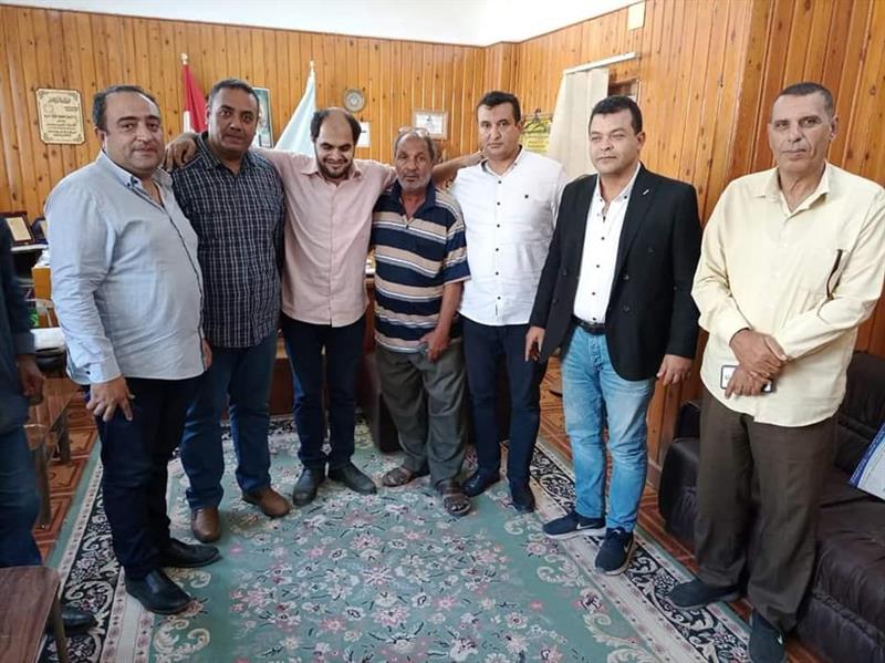 أسرة مصرية عثرت على نجلها المفقود منذ 17 عاما أسرة مصرية عثرت على نجلها المفقود منذ 17 عاما