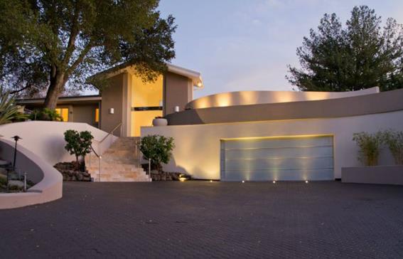  المنزل القديم للشريك المؤسس لشركة آبل