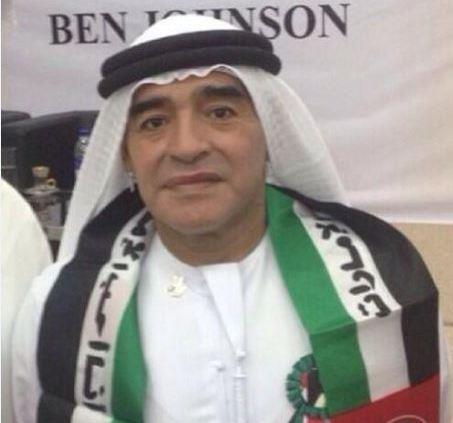 ”مارادونا” يرتدي الزي الإماراتي إحتفالا باليوم الوطني