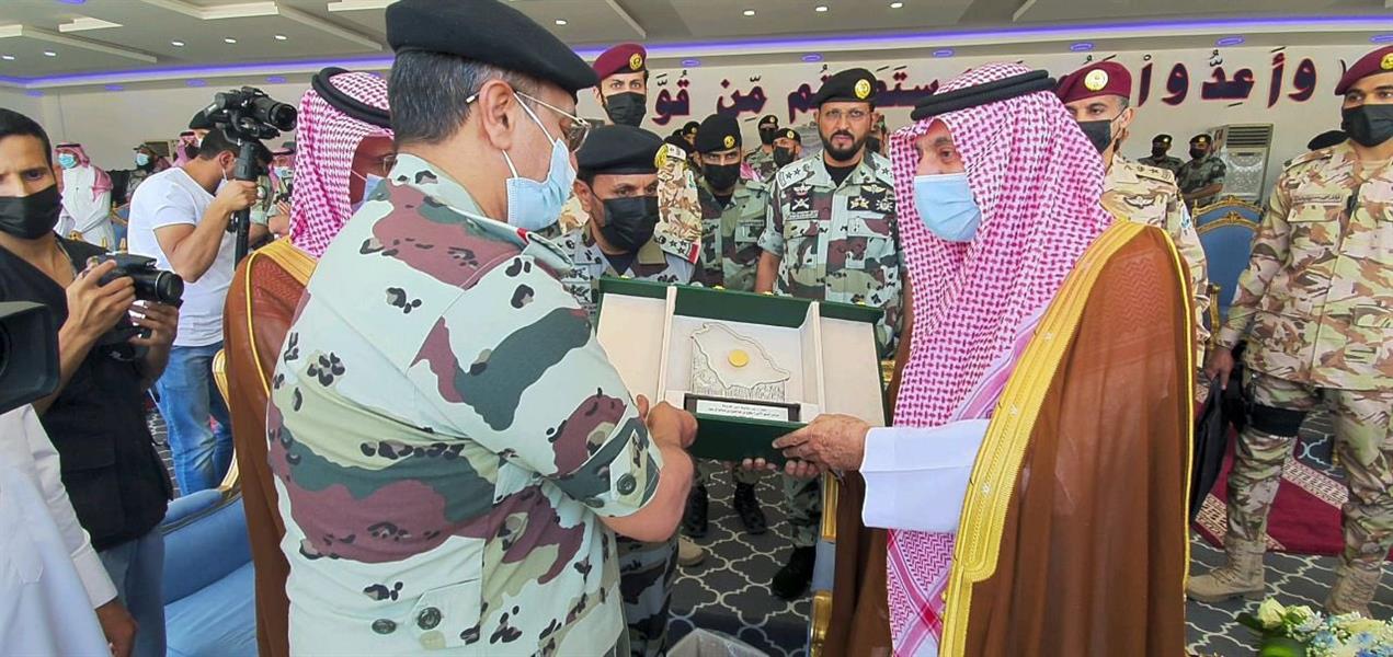 أمير نجران يرعى حفل تخريج الدورة الـ31 للفرد الأساسي بقوة الطوارئ الخاصة بالمنطقة