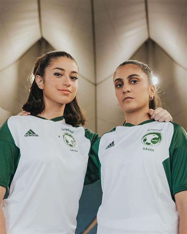 قميص الأخصر 