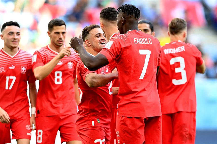 جانب من مباراة سويسرا والكاميرون جانب من مباراة سويسرا والكاميرون