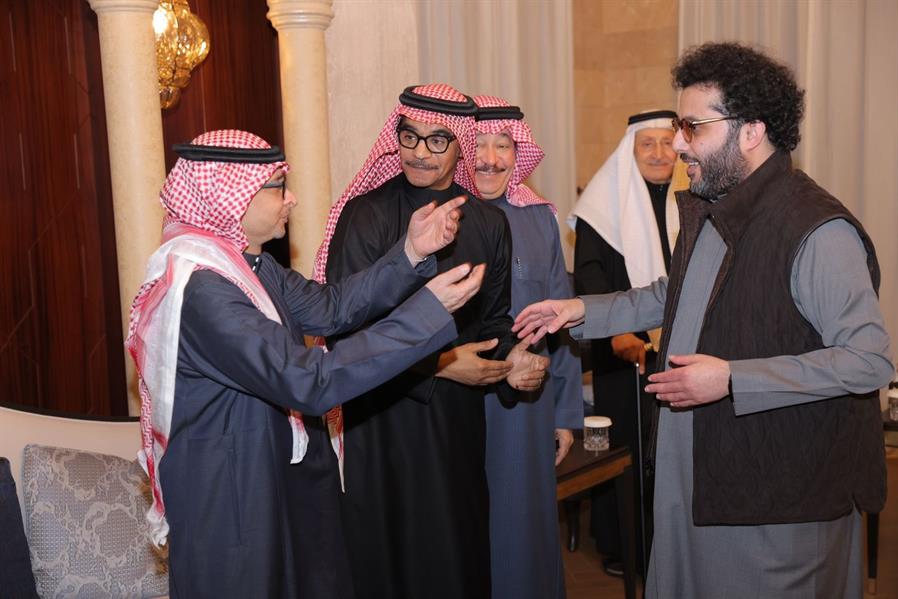 تركي آل الشيخ يلتقي عدداً من الفنانين العرب المشاركين في ليلة 