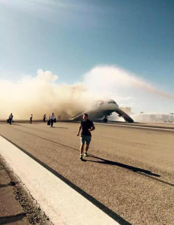 حريق في طائرة ركاب أثناء اقلاعها يسفر عن عدد من الإصابات بمطار لاس فيغاس 