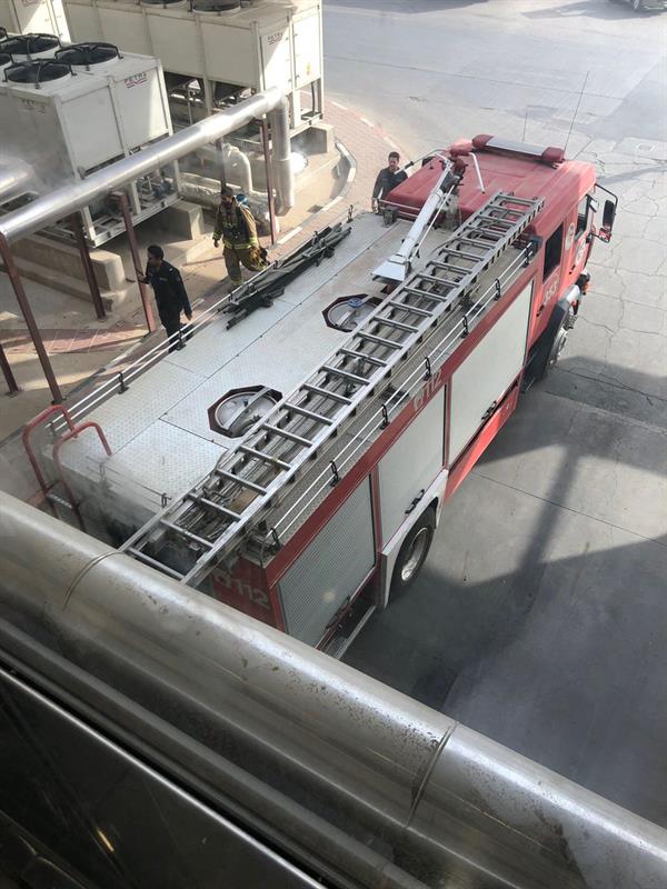 بالفيديو والصور.. نشوب حريق في غرفة تدخين بمطار الكويت الدولي