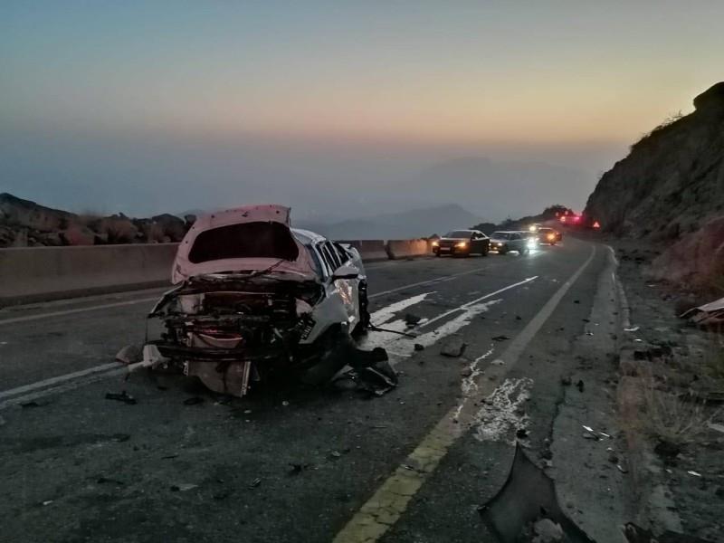وفاة وإصابة 5 تردّت مركبتهم في عقبة حزنة