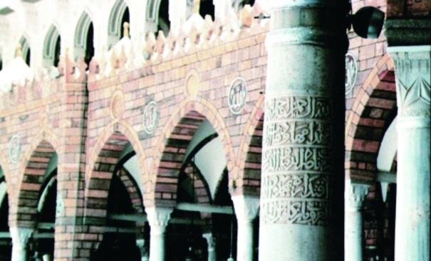 اعمدة الرواق العثماني اعمدة الرواق العثماني