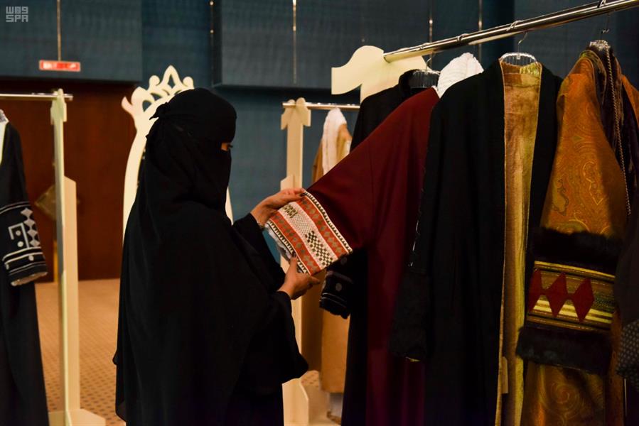 افتتاح معرض نسائي للأزياء الشتوية بقصر الثقافة في الرياض