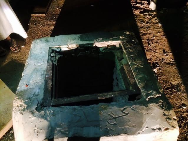 مواطن ينقذ طفلاً سقط في بيارة صرف بـ مواطن ينقذ طفلاً سقط في بيارة صرف بـ