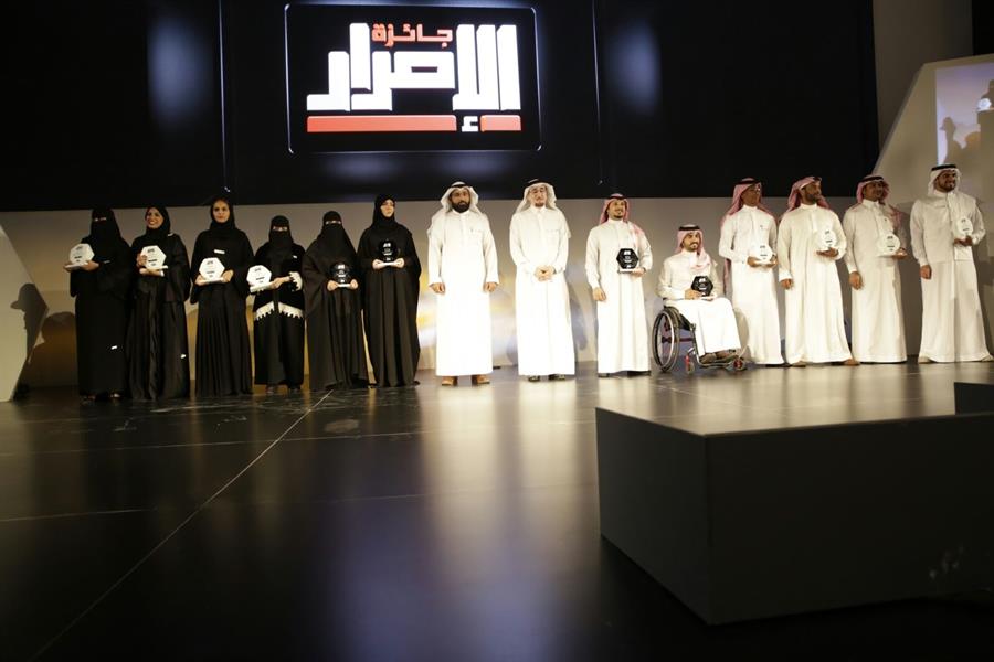 وزير العمل يتوج محمد الشريف بلقب الأكثر إصرارا في المملكة لعام 2015