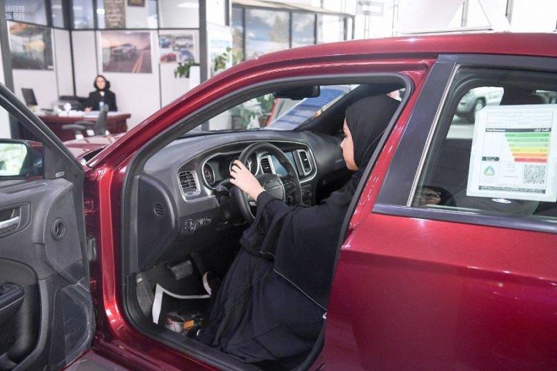 قيادة المراة