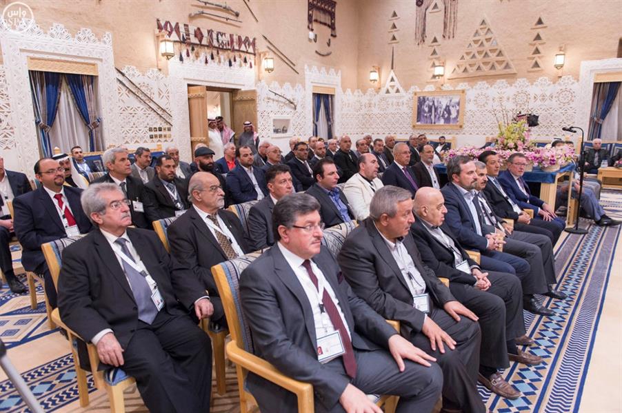 بالصور.. خادم الحرمين الشريفين يستقبل وفد المعارضة السورية بالصور.. خادم الحرمين الشريفين يستقبل وفد المعارضة السورية