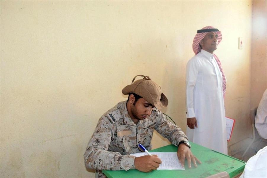 شاهد.. مرابطون بالحد الجنوبي يؤدون اختبارات الفصل الدراسي الأول شاهد.. مرابطون بالحد الجنوبي يؤدون اختبارات الفصل الدراسي الأول