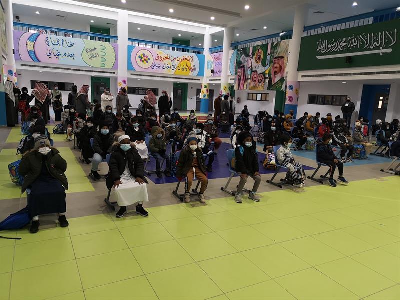 المدارس تستقبل طلاب الابتدائية ورياض الأطفال المدارس تستقبل طلاب الابتدائية ورياض الأطفال