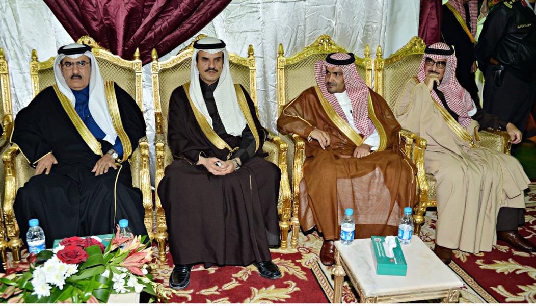 امراء ومسؤولون وعلماء يزورون خادم الحرمين الشريفين