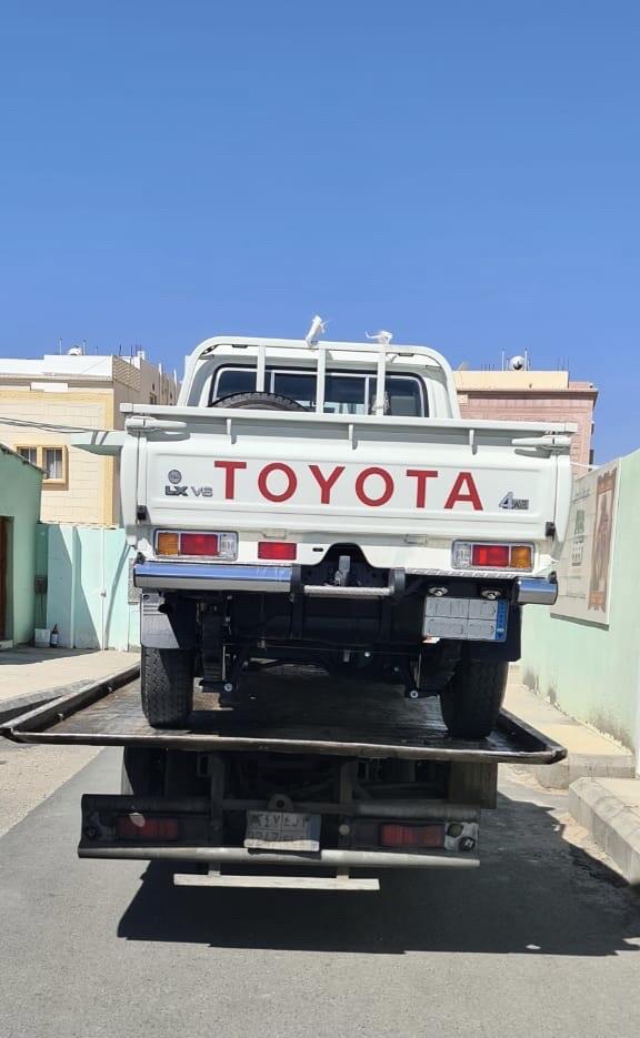 مرور الطائف يضبط شخصًا قاد مركبته بسرعة عالية دون لوحات ونشر مقطع فيديو يوثق مخالفته